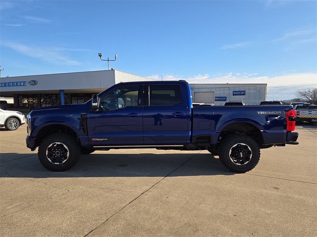 2026 Ford F-250 Platinum photo 2