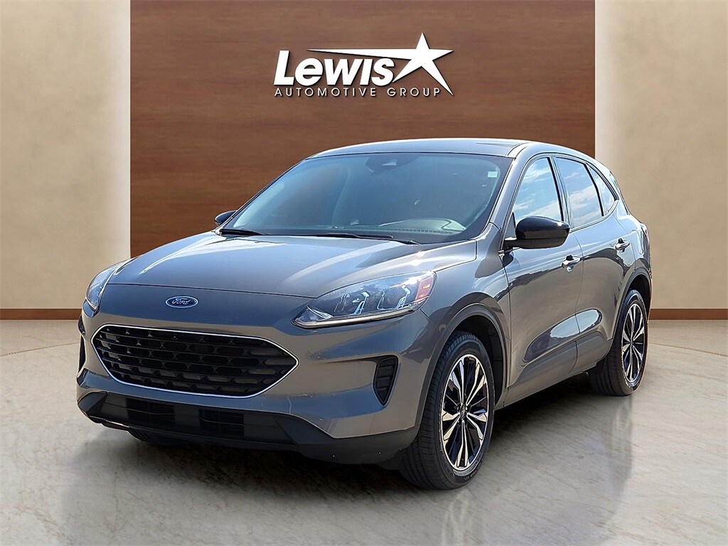 2022 Ford Escape SE photo 2