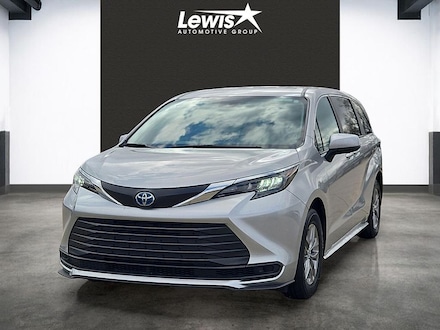 2025 Toyota Sienna LE Van Passenger Van