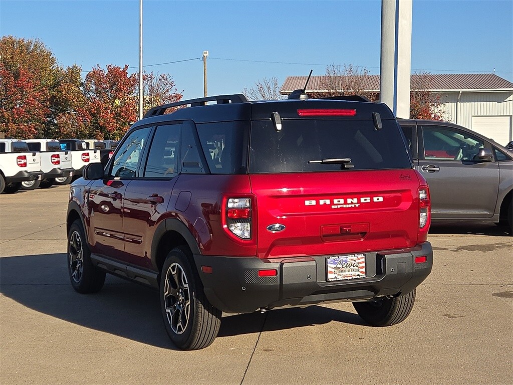 2025 Ford Bronco Sport Outer Banks photo 2