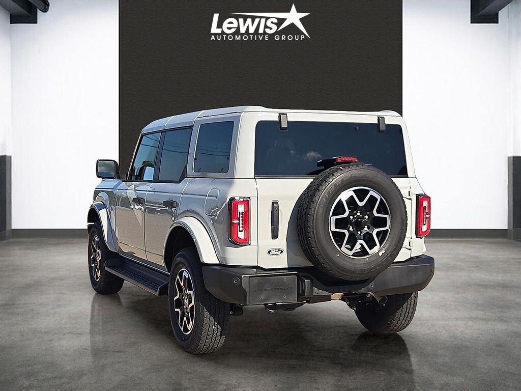New 2026 Ford Bronco Outer Banks SUV