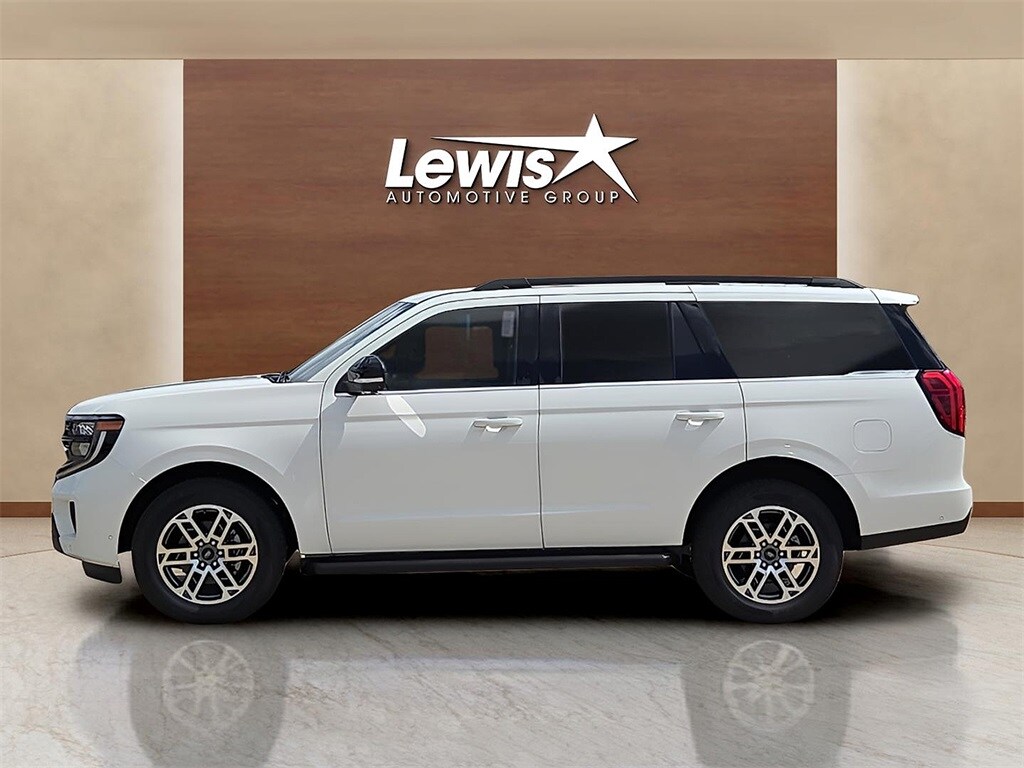 2025 Ford Expedition photo 3