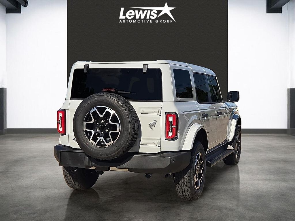 New 2026 Ford Bronco Outer Banks SUV