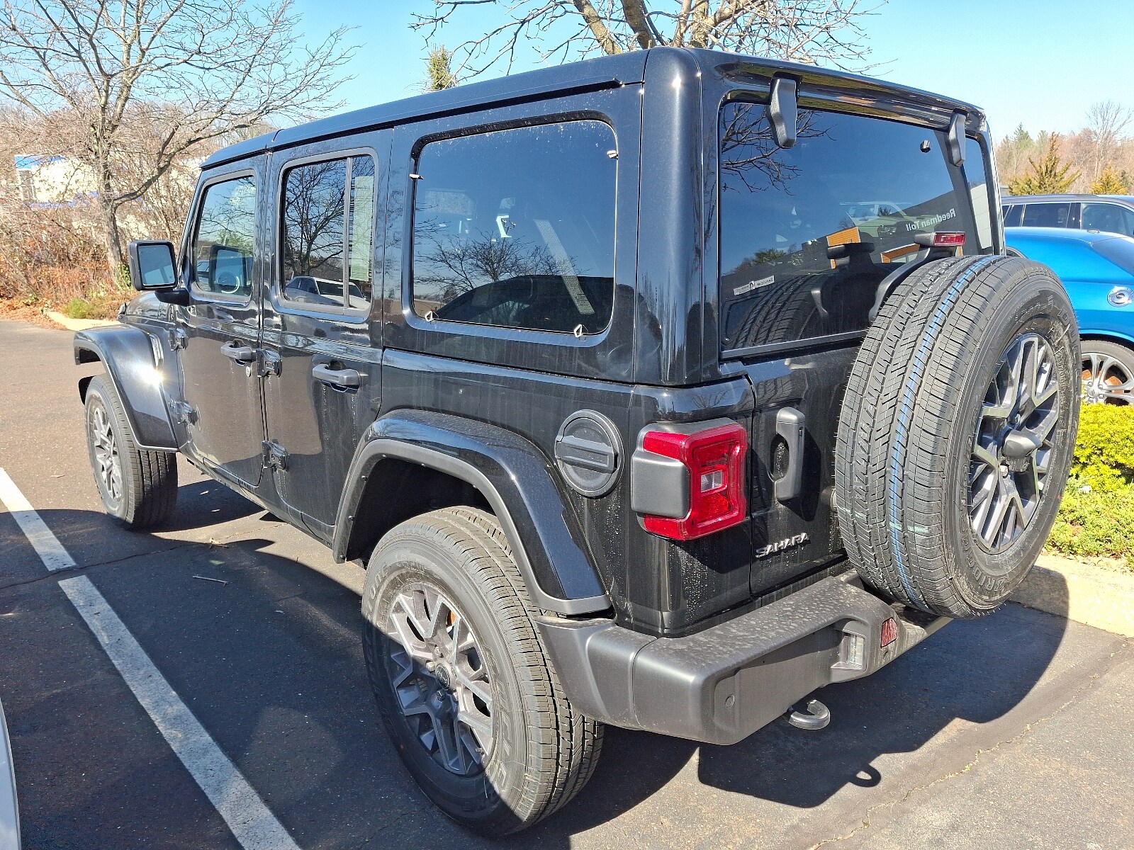 2025 Jeep Wrangler Sahara photo 3