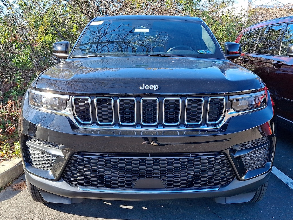 New 2025 Jeep Grand Cherokee Laredo X 4x4 Sport Utility
