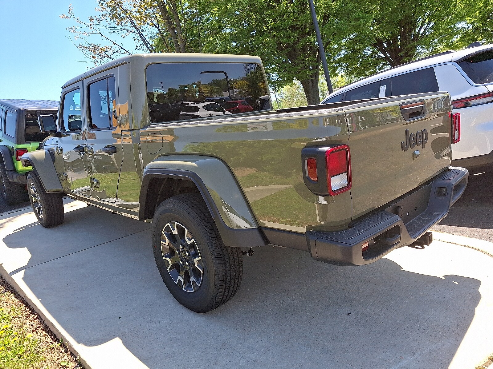 2025 Jeep Gladiator Sport S photo 3