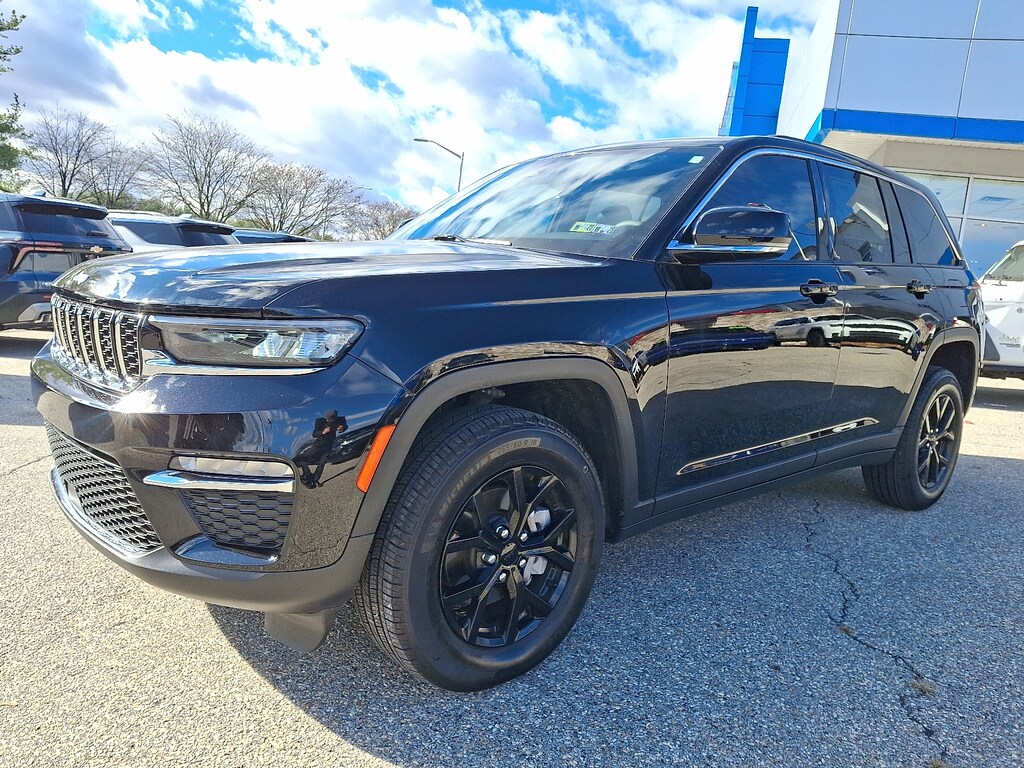 Used 2025 Jeep Grand Cherokee Limited 4x4 Sport Utility