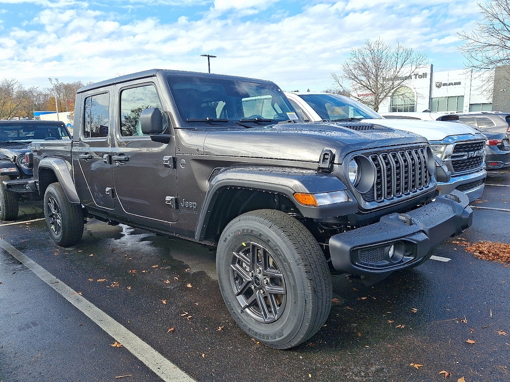 New 2026 Jeep Gladiator Sport S Pickup