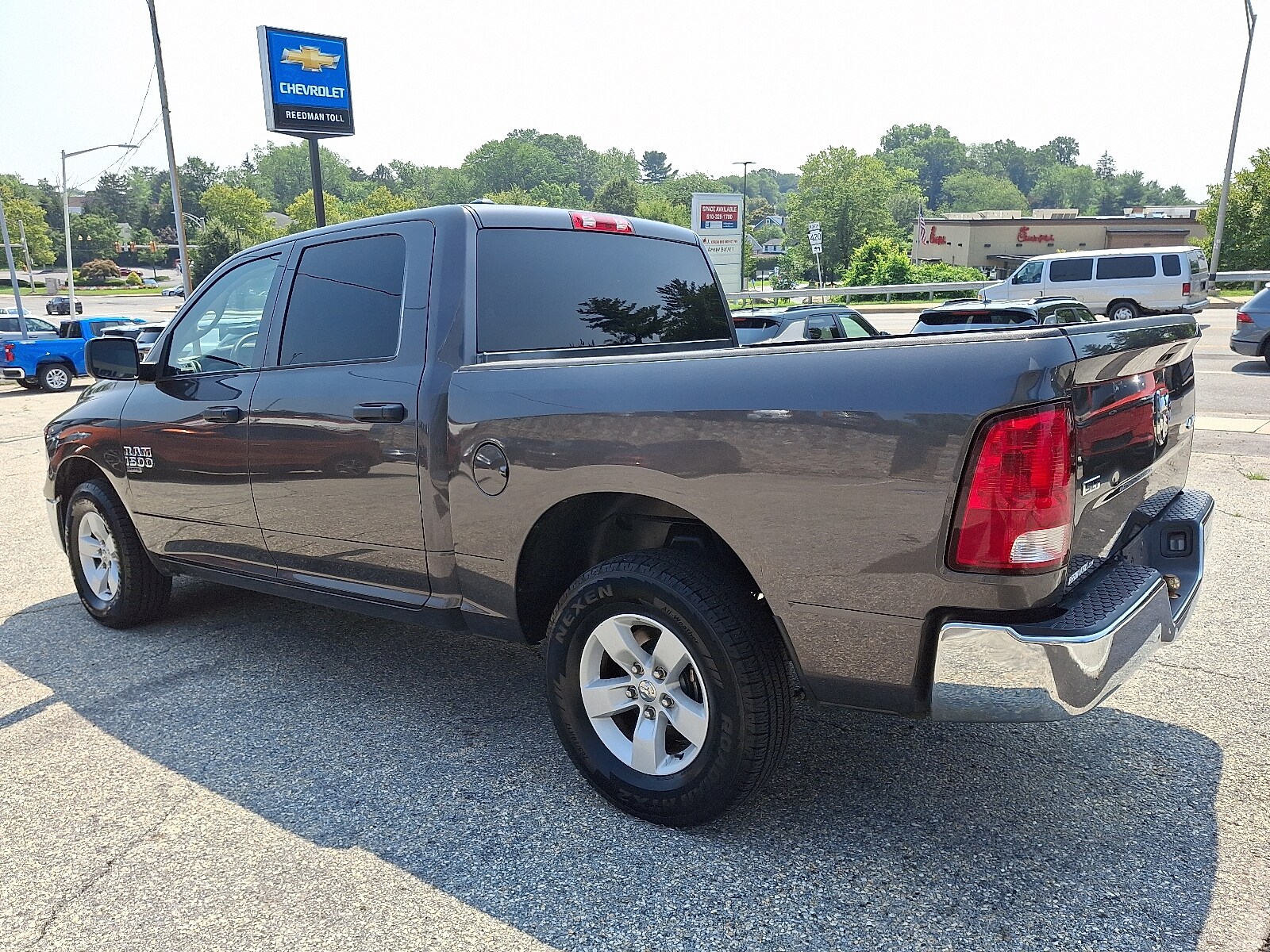 2022 Ram 1500 Classic SLT photo 4
