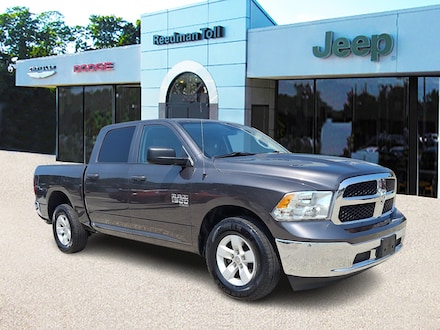 2022 Ram 1500 Classic SLT Crew Cab 4x4 57 Box Crew Cab Pickup