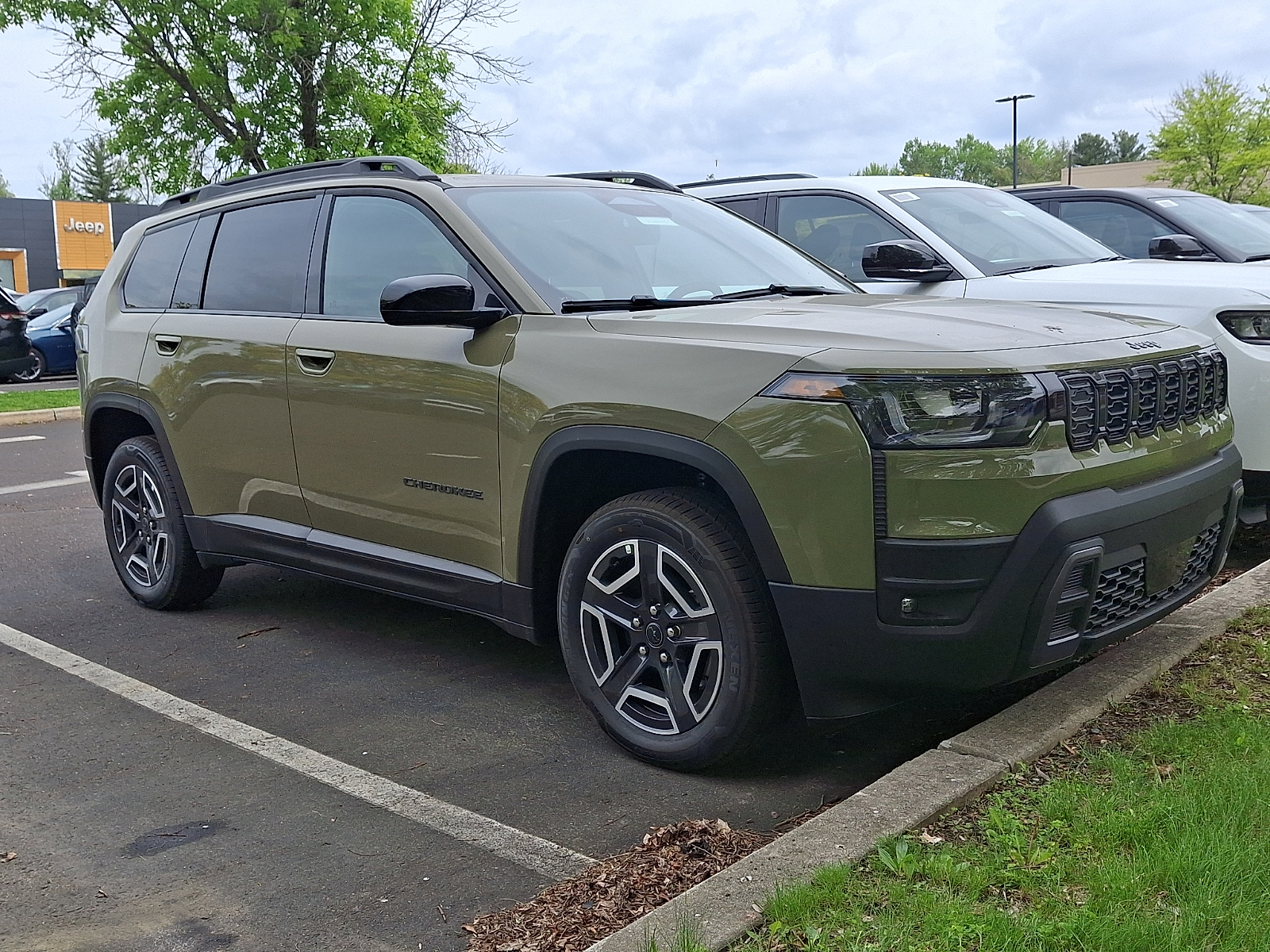 2026 Jeep Cherokee Laredo 4x4 Sport Utility