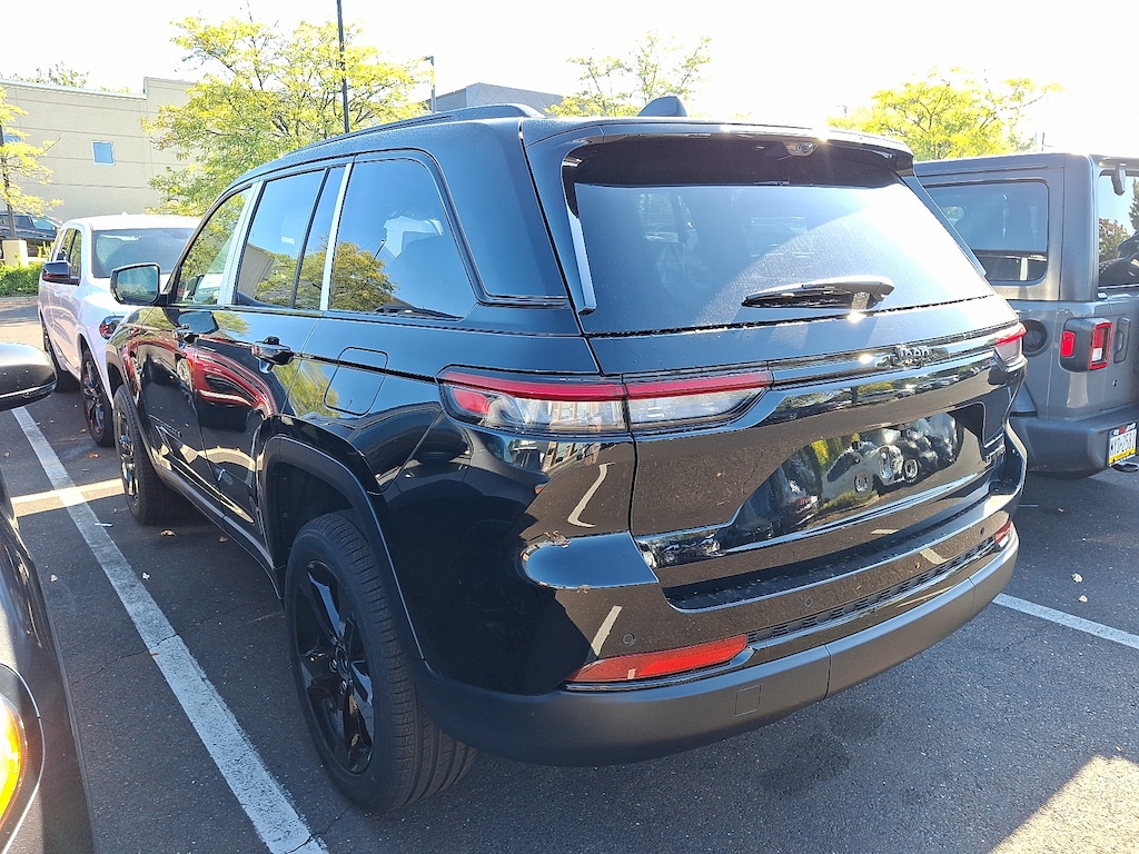 New 2025 Jeep Grand Cherokee LIMITED 4X4 Sport Utility