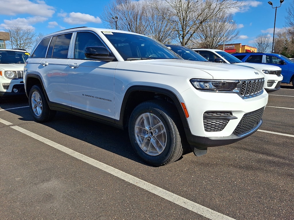 New 2026 Jeep Grand Cherokee Altitude 4x4 Sport Utility
