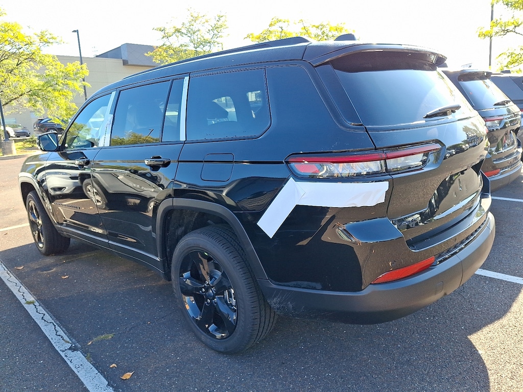 New 2025 Jeep Grand Cherokee L Altitude X 4x4 Sport Utility