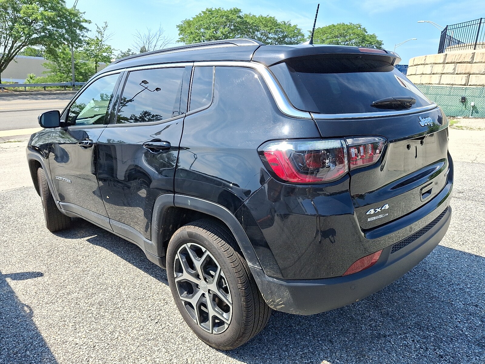 2024 Jeep Compass Limited photo 3