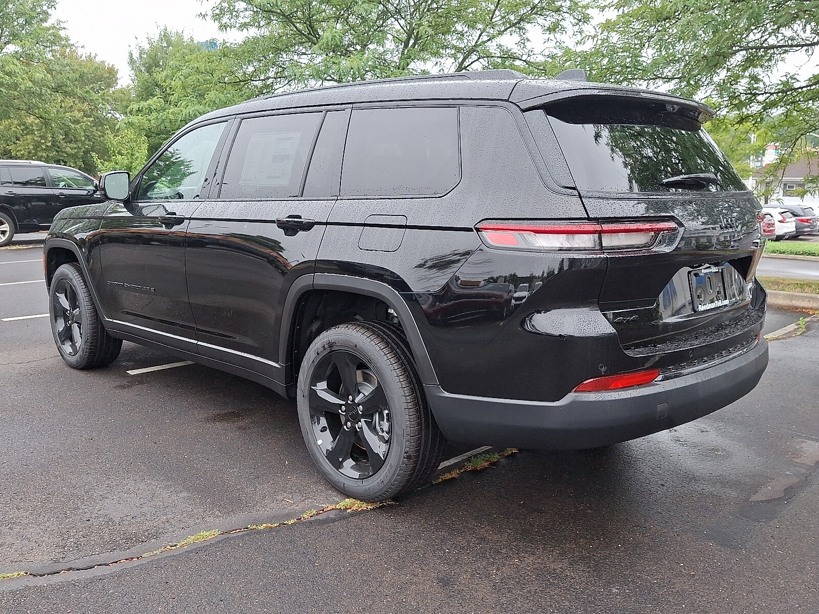 2025 Jeep Grand Cherokee Limited photo 2