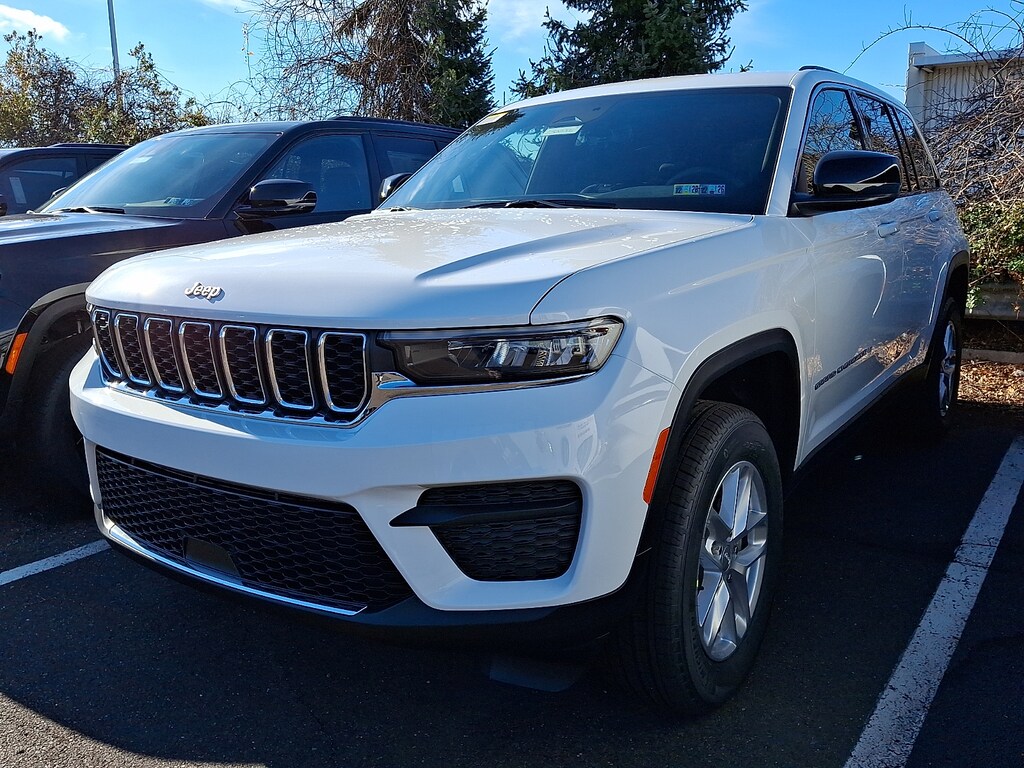 New 2025 Jeep Grand Cherokee Laredo X 4x4 Sport Utility