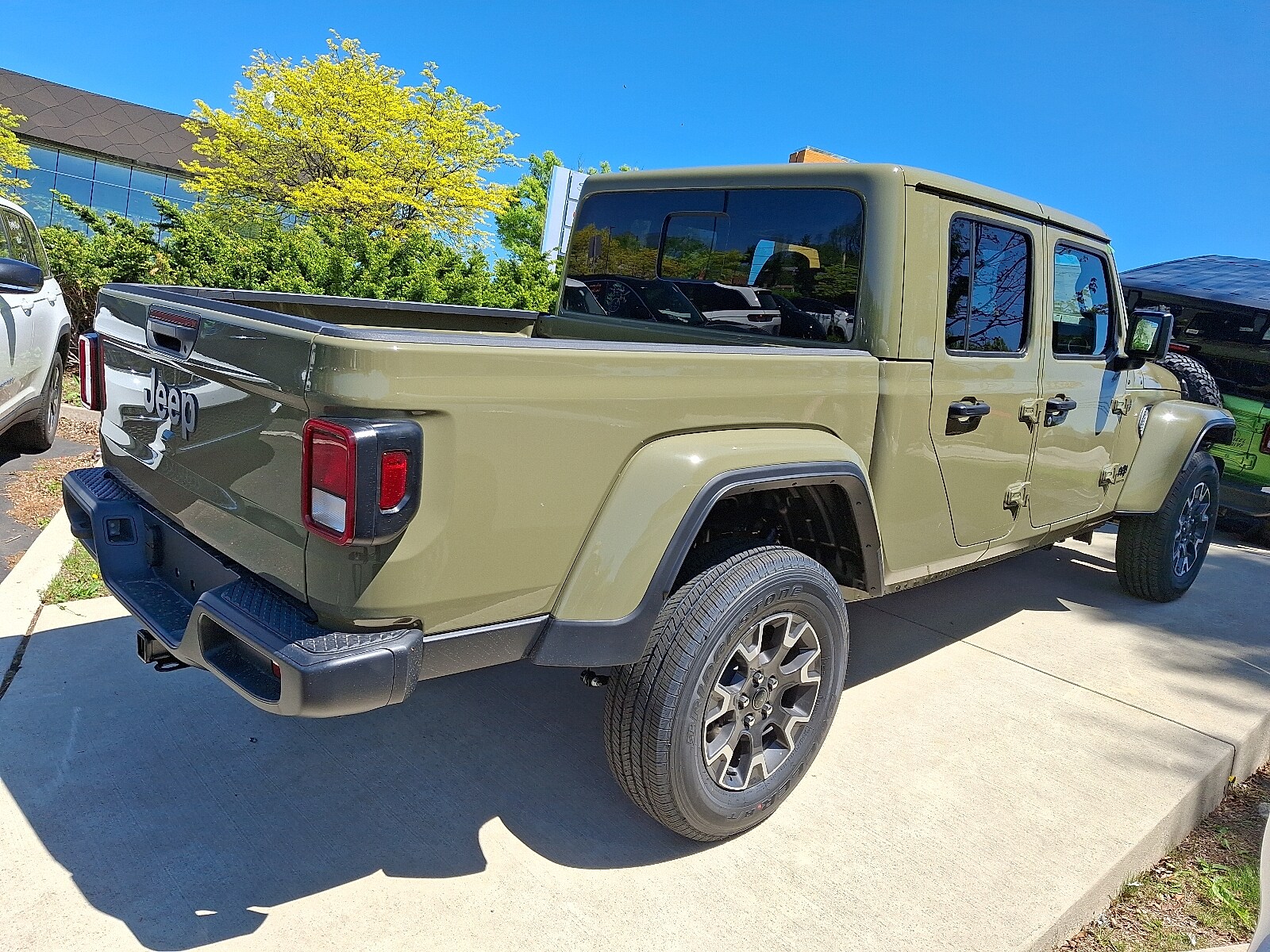 2025 Jeep Gladiator Sport S photo 4