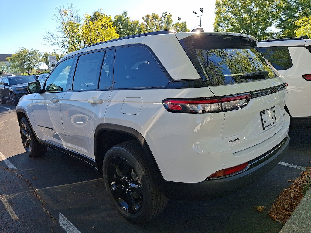 New 2025 Jeep Grand Cherokee Limited 4x4 Sport Utility