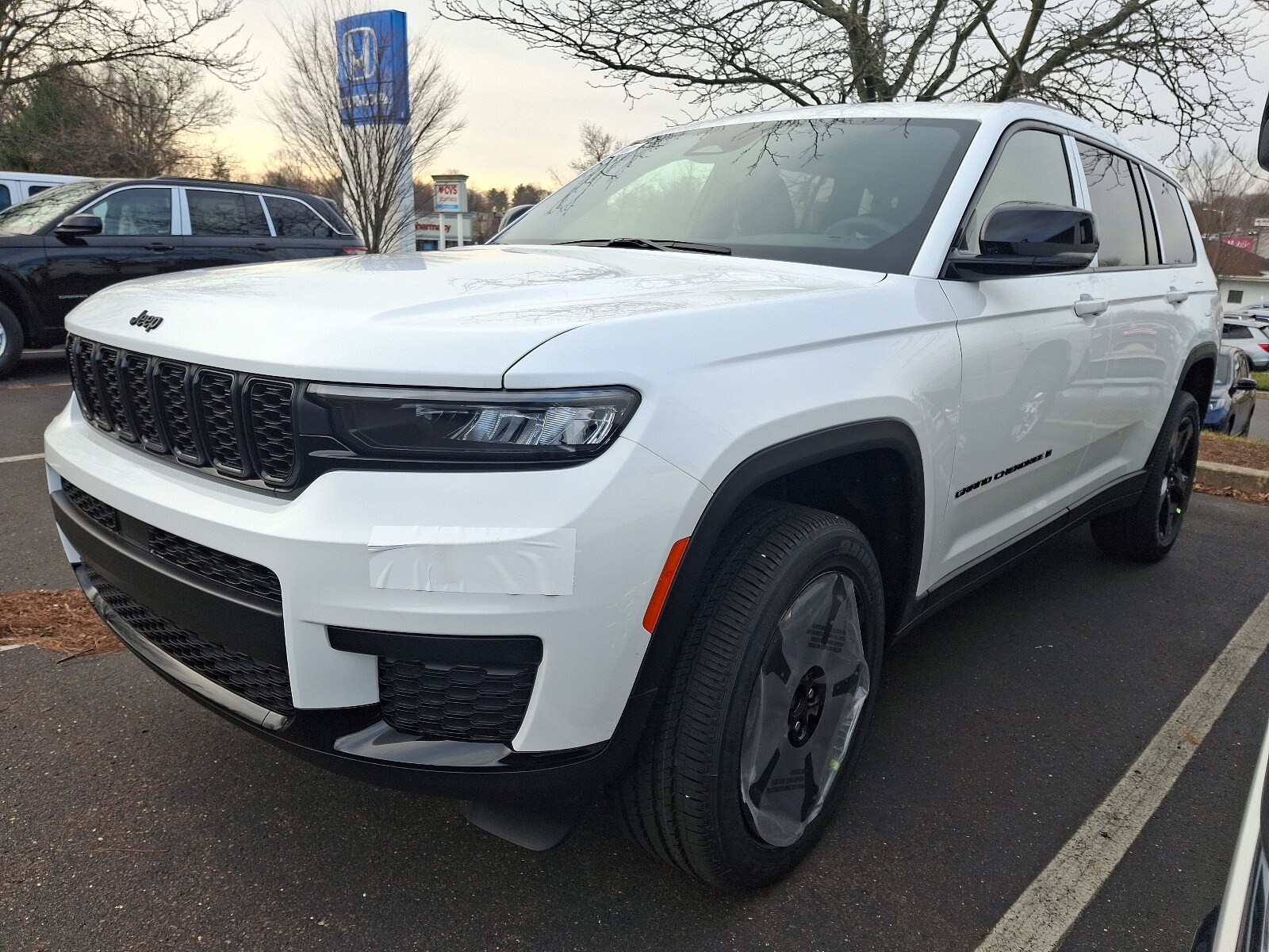 2025 Jeep Grand Cherokee Laredo X photo 2