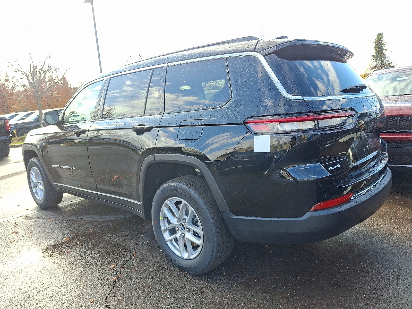 2025 Jeep Grand Cherokee Laredo photo 3