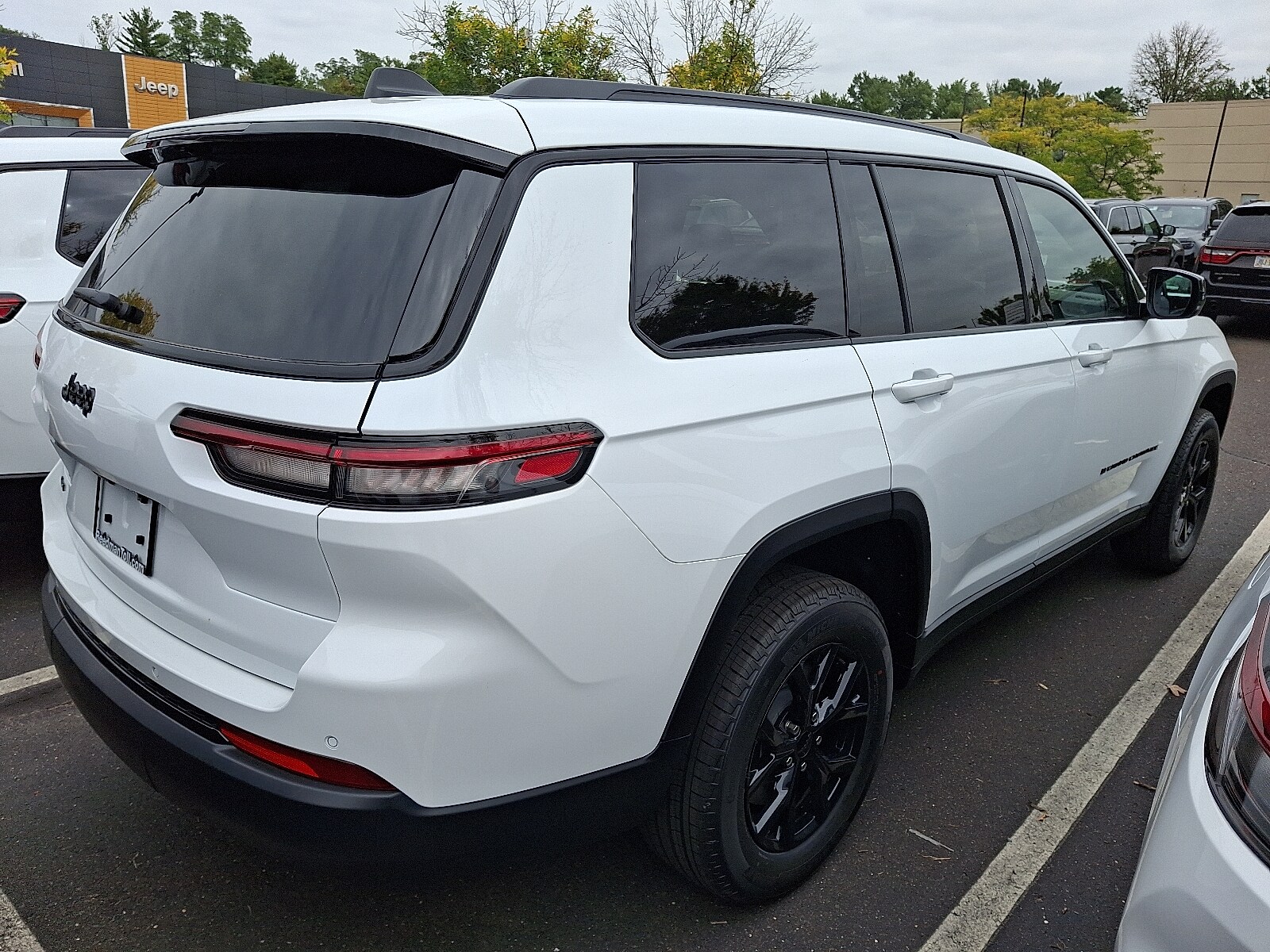 2025 Jeep Grand Cherokee Altitude photo 4