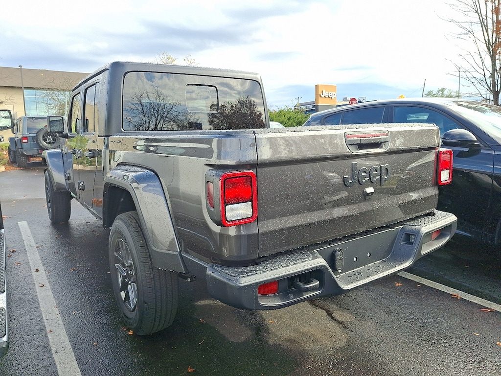 New 2026 Jeep Gladiator Sport S Pickup