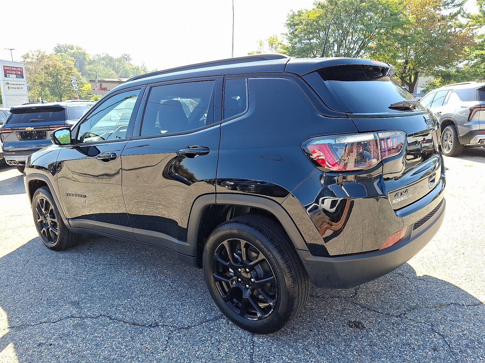 2024 Jeep Compass Latitude Sport photo 3