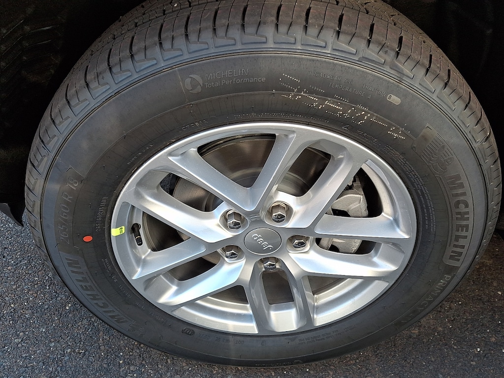 New 2025 Jeep Grand Cherokee Laredo X 4x4 Sport Utility