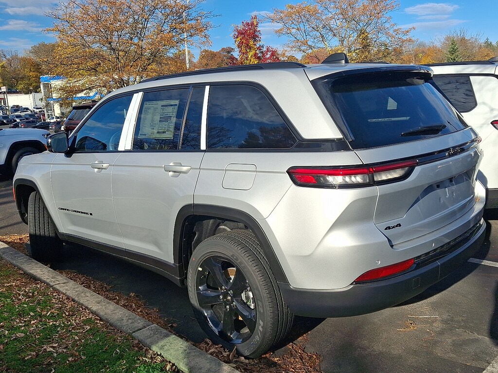 New 2025 Jeep Grand Cherokee Altitude X 4x4 Sport Utility