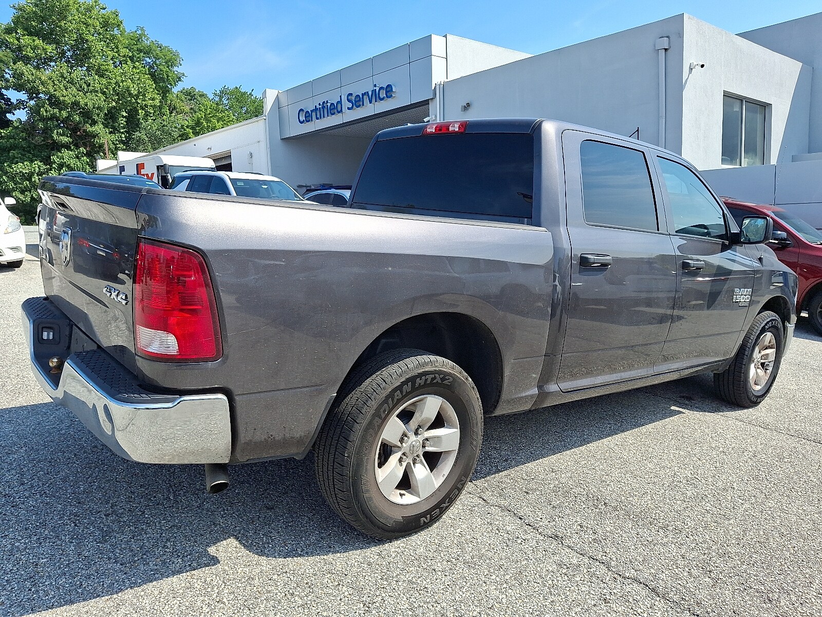 2022 Ram 1500 Classic SLT photo 4