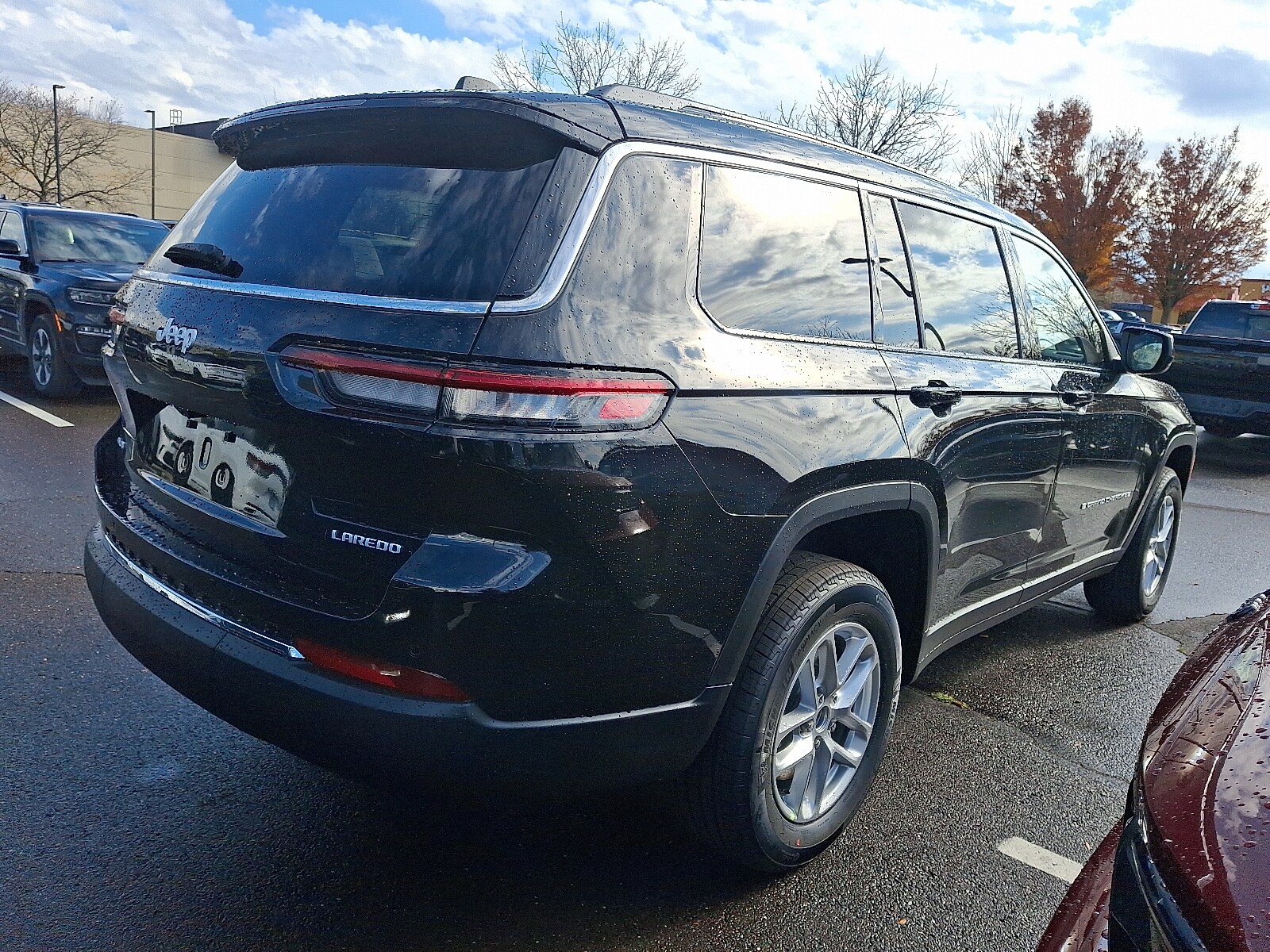 2025 Jeep Grand Cherokee Laredo photo 4