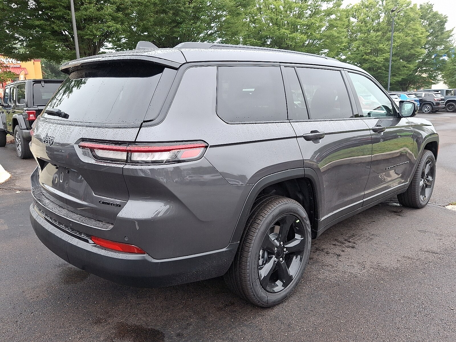 2025 Jeep Grand Cherokee Limited photo 4