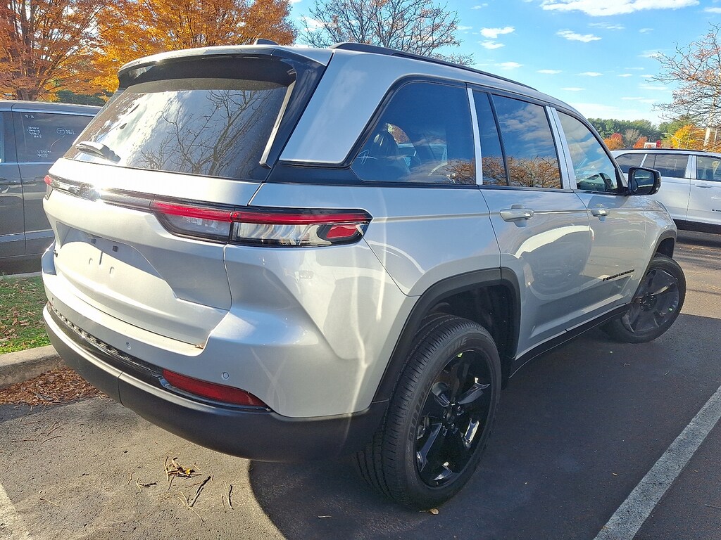 New 2025 Jeep Grand Cherokee Altitude X 4x4 Sport Utility