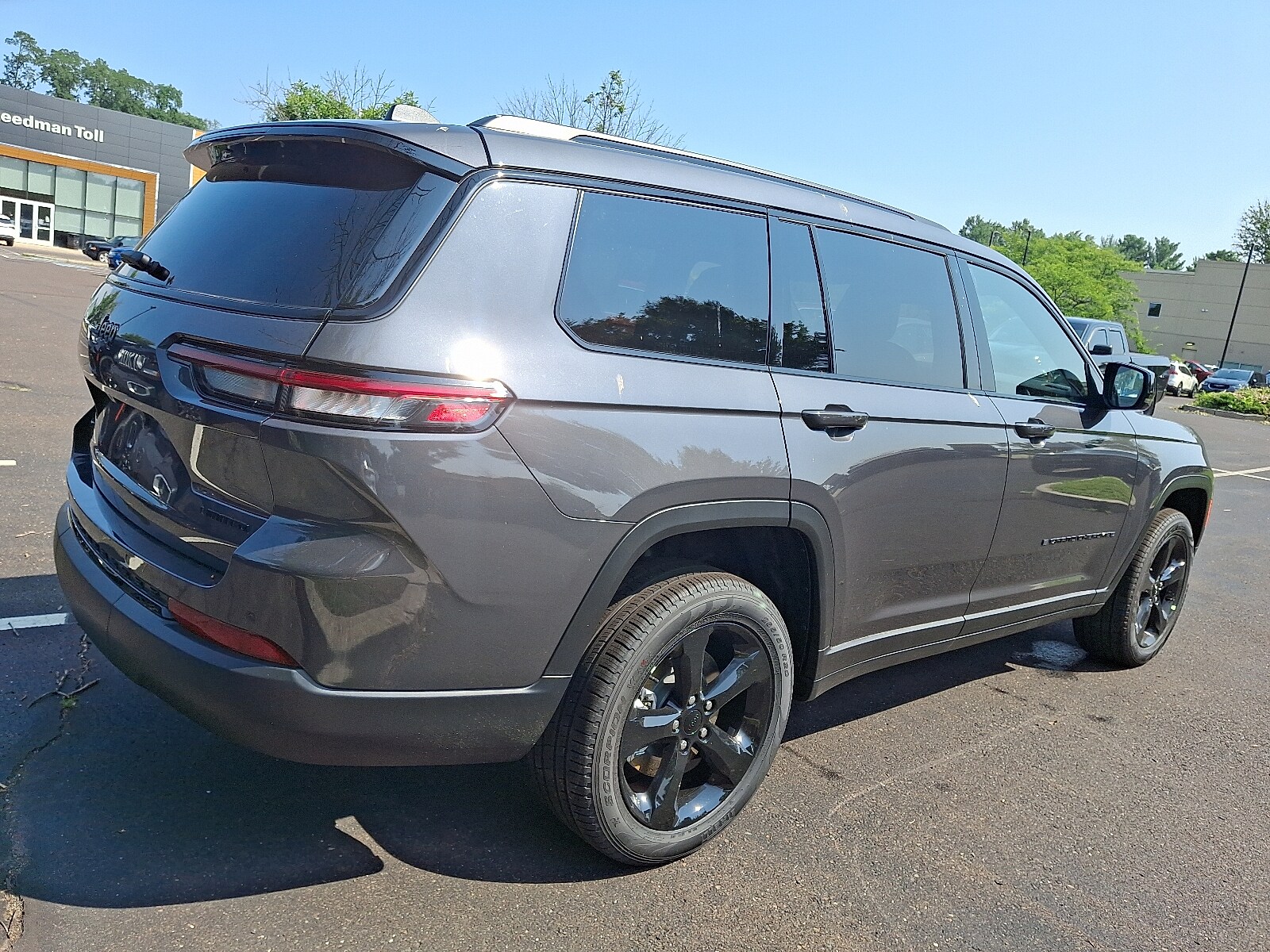 2025 Jeep Grand Cherokee Limited photo 4