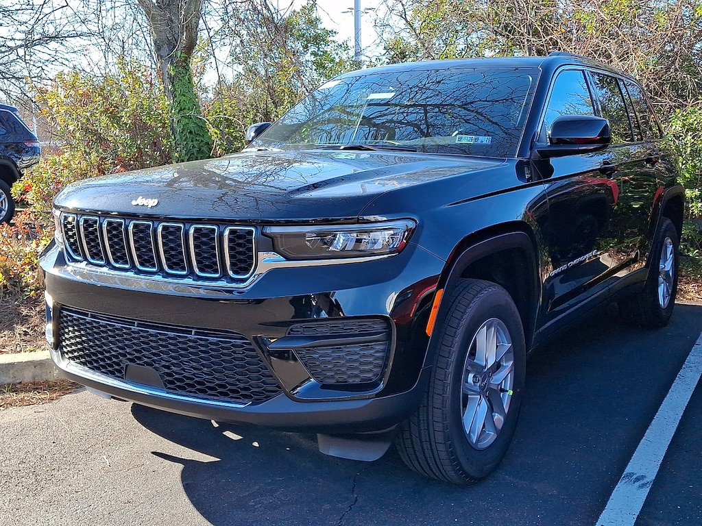 New 2025 Jeep Grand Cherokee Laredo X 4x4 Sport Utility