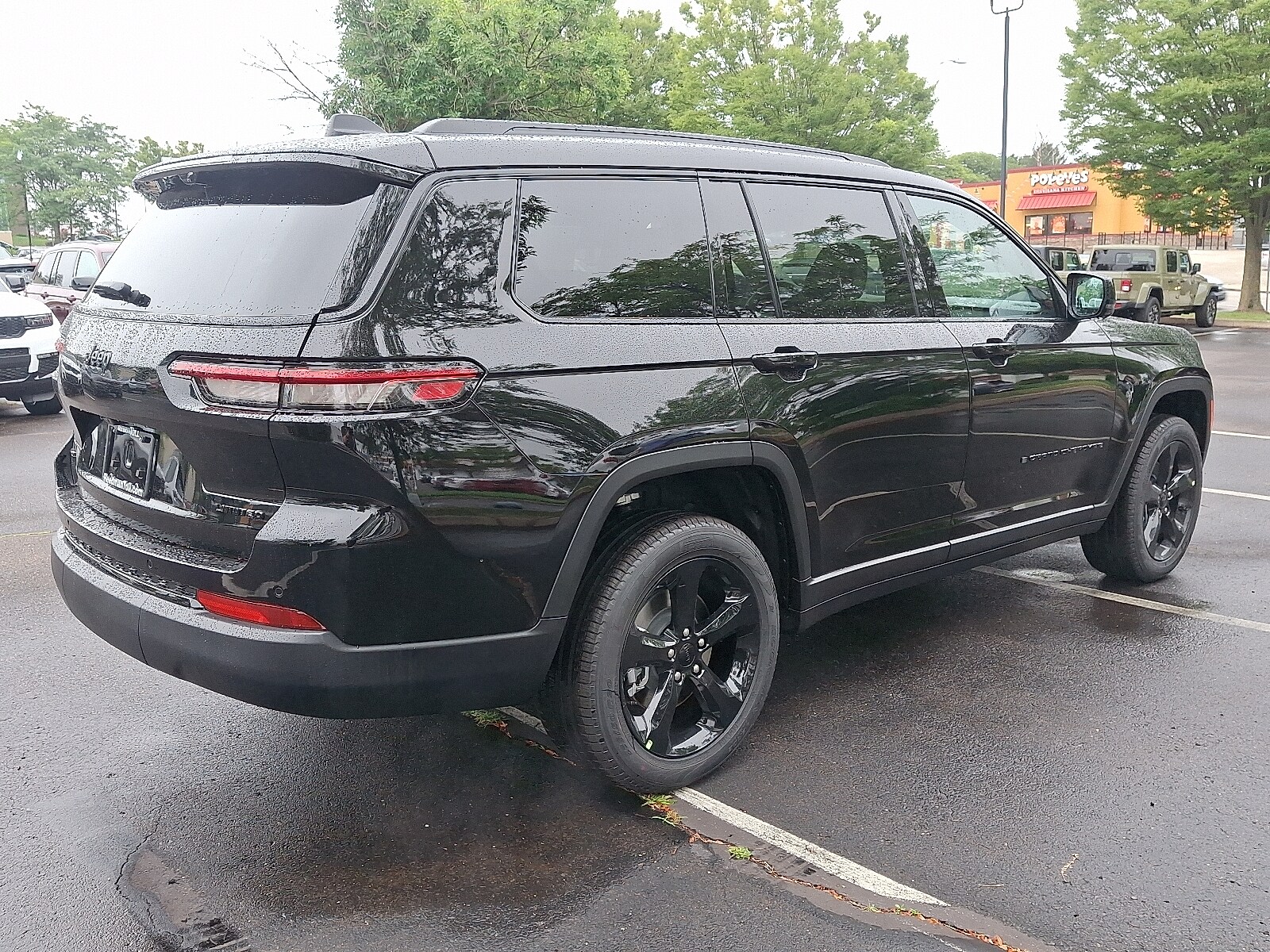 2025 Jeep Grand Cherokee Limited photo 3