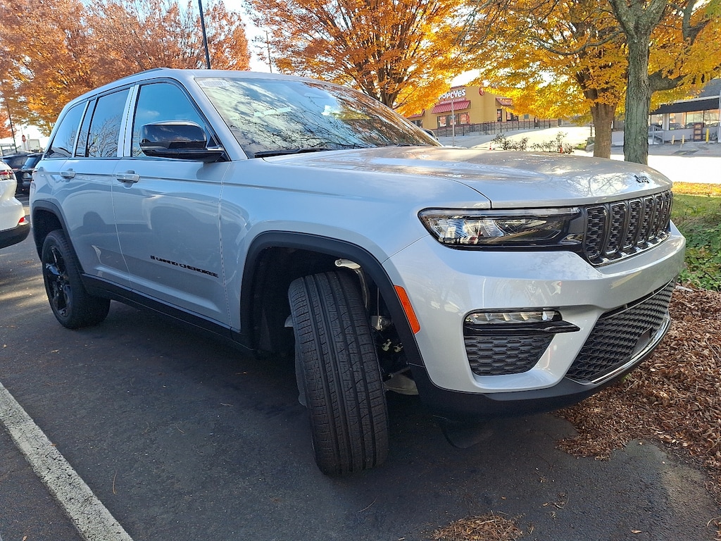 New 2025 Jeep Grand Cherokee Limited 4x4 Sport Utility