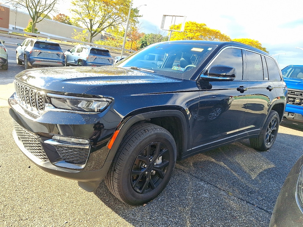 Used 2025 Jeep Grand Cherokee Limited 4x4 Sport Utility