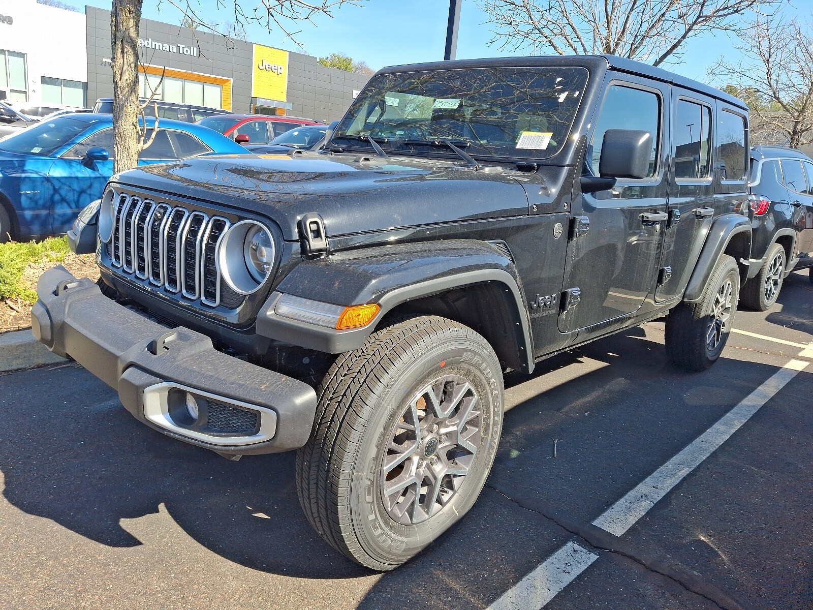 2025 Jeep Wrangler Sahara photo 2