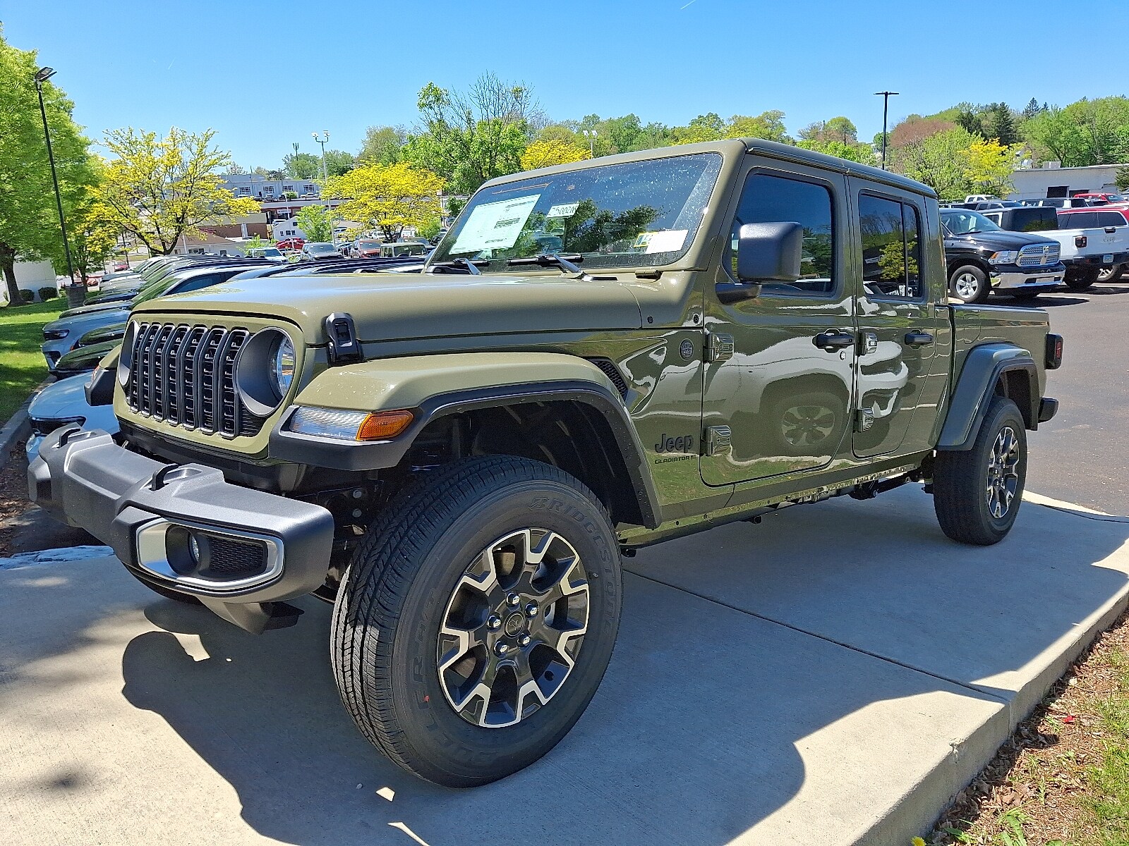 2025 Jeep Gladiator Sport S photo 2