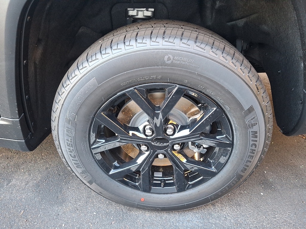 New 2025 Jeep Grand Cherokee L Altitude X 4x4 Sport Utility