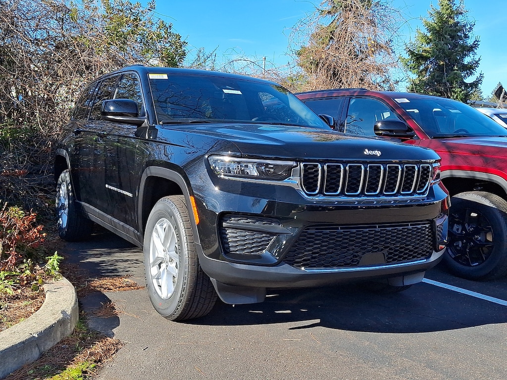 New 2025 Jeep Grand Cherokee Laredo X 4x4 Sport Utility
