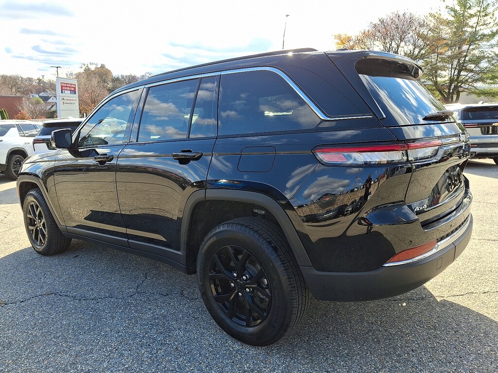 Used 2025 Jeep Grand Cherokee Limited 4x4 Sport Utility