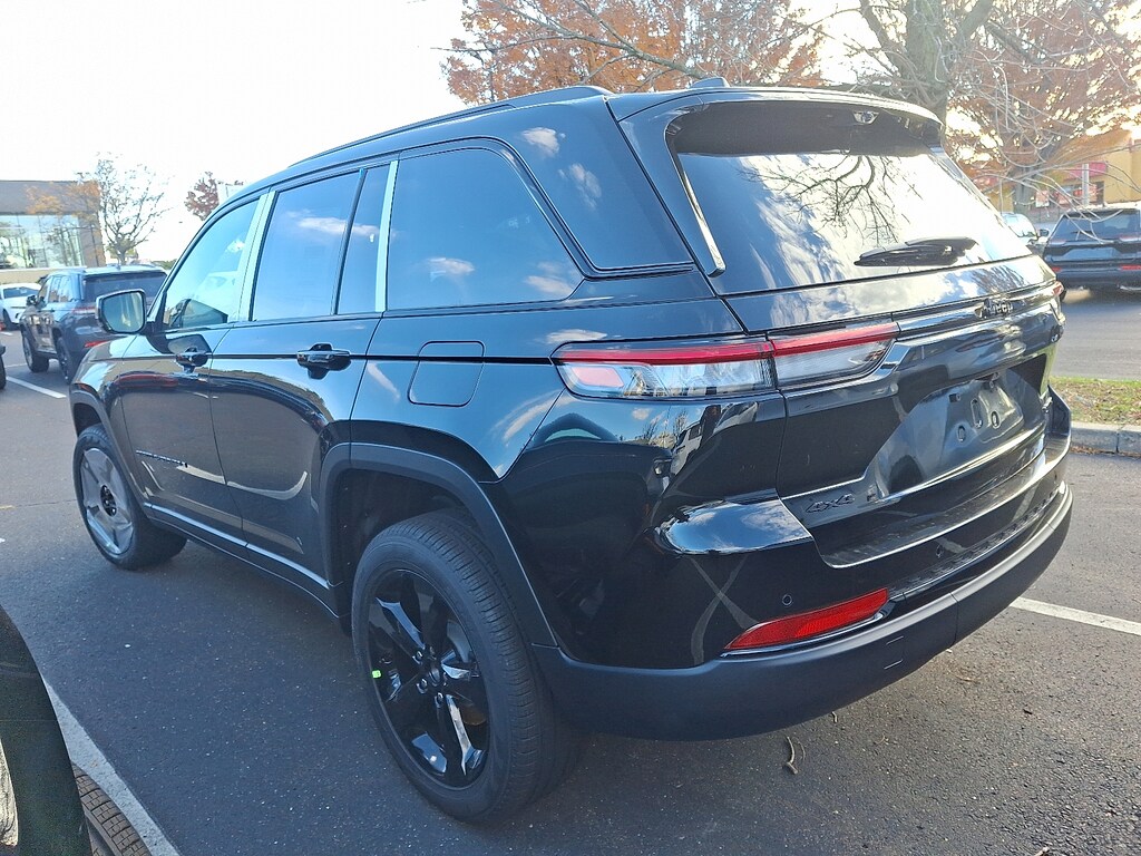 New 2025 Jeep Grand Cherokee Limited 4x4 Sport Utility
