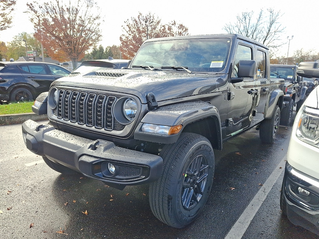 New 2026 Jeep Gladiator Sport S Pickup