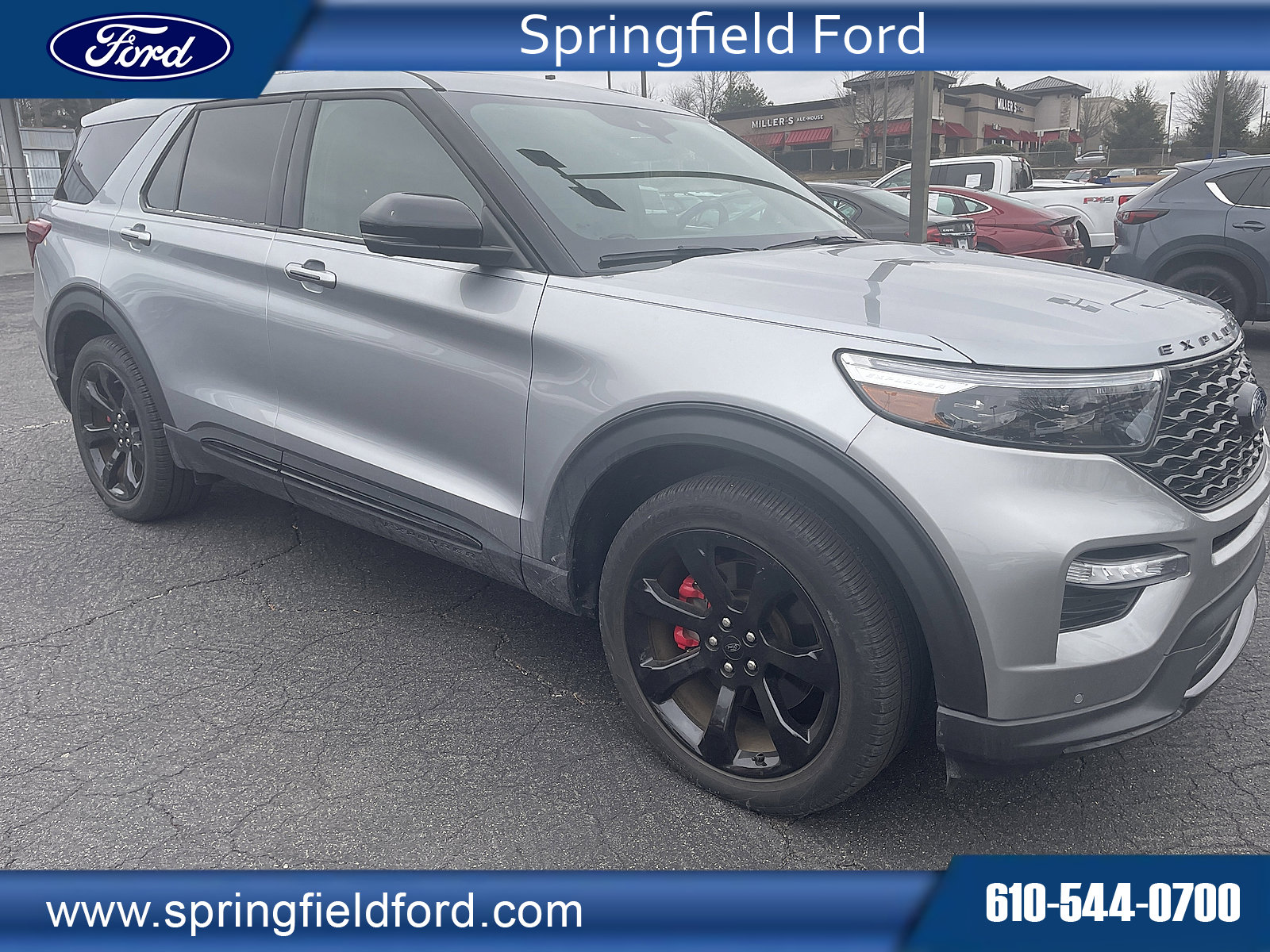 2023 Ford Explorer ST's photo