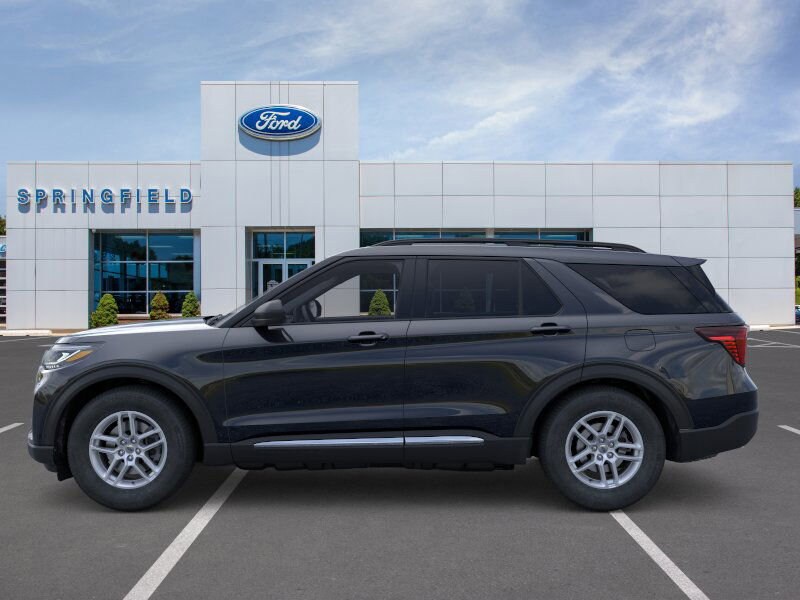 2025 Ford Explorer photo 2