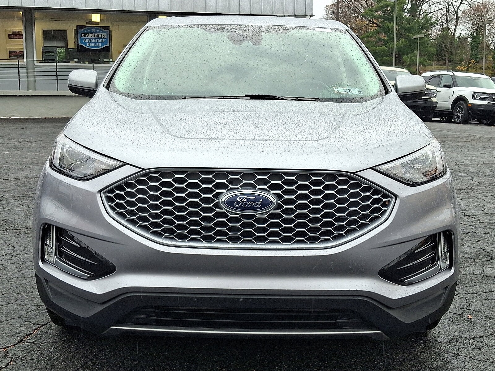2024 Ford Edge SEL photo 2