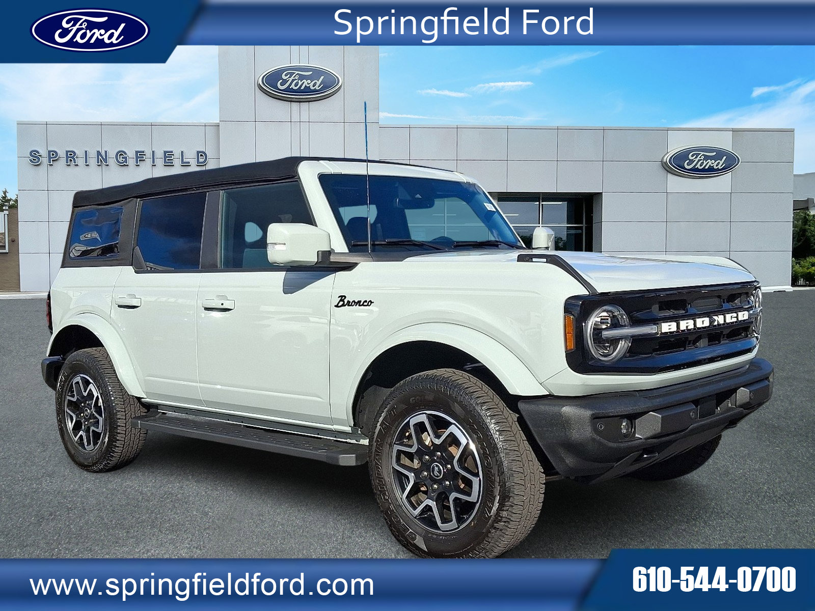 2022 Ford Bronco 4-Door Outer Banks's photo